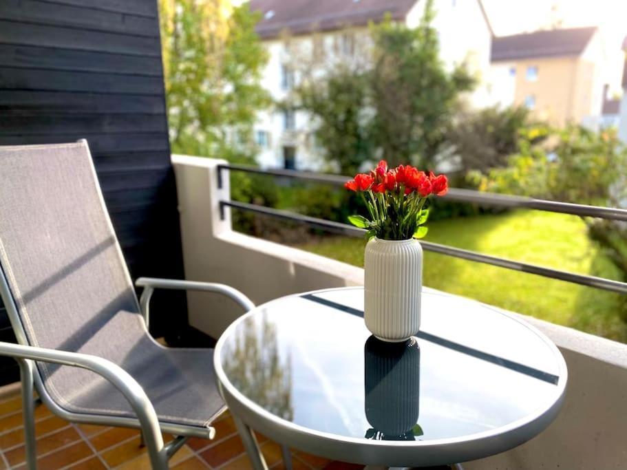 Top-Apartment Mit Parkplatz Und Balkon Reutlingen Extérieur photo